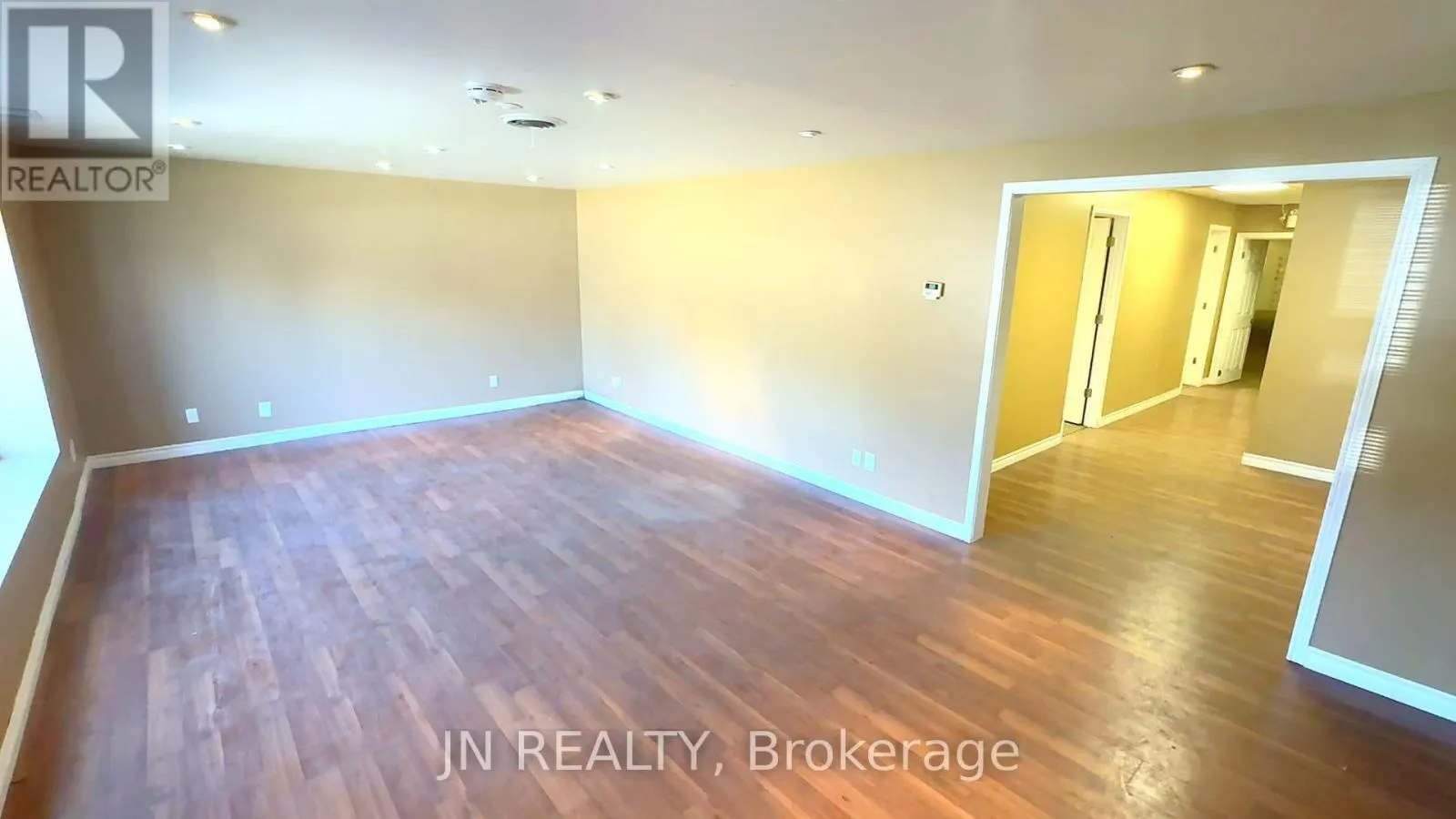 UNIT 102 - 700 FRANKLIN BOULEVARD E