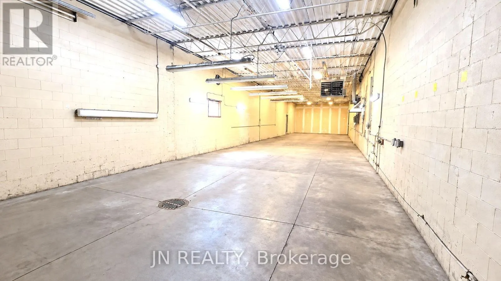 UNIT 102 - 700 FRANKLIN BOULEVARD E