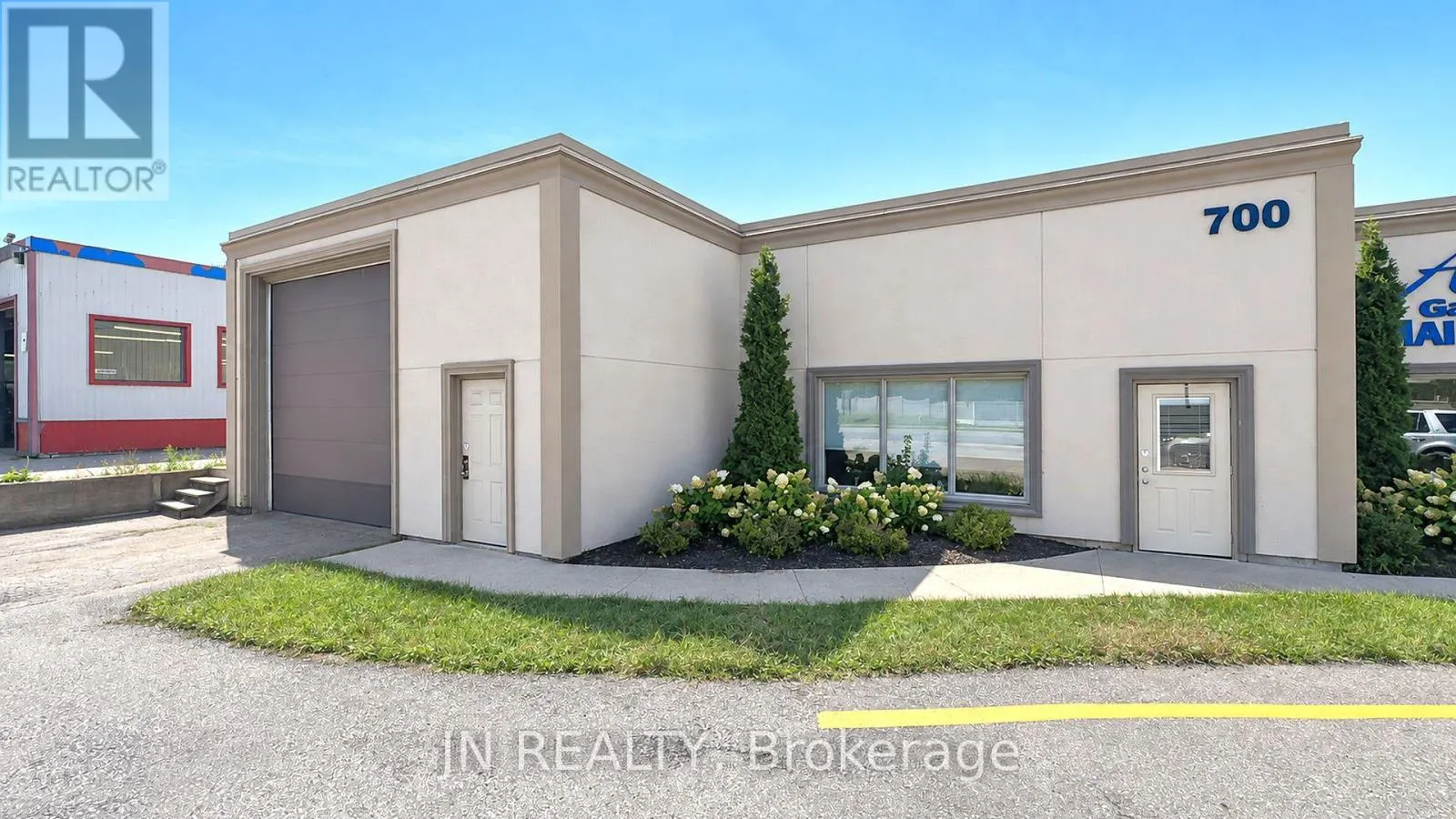 UNIT 102 - 700 FRANKLIN BOULEVARD E