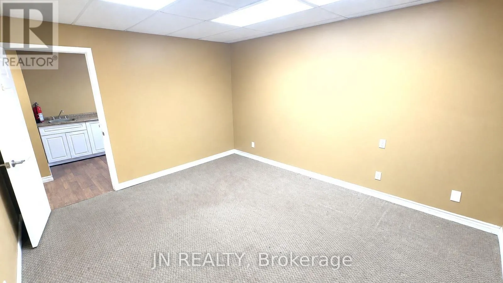UNIT 102 - 700 FRANKLIN BOULEVARD E