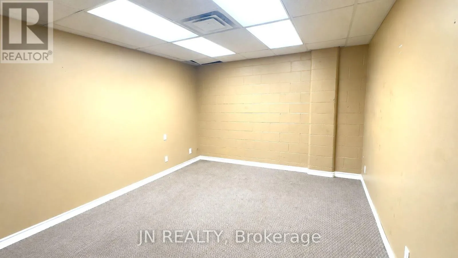 UNIT 102 - 700 FRANKLIN BOULEVARD E