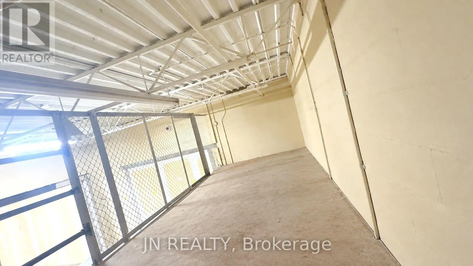 UNIT 102 - 700 FRANKLIN BOULEVARD E