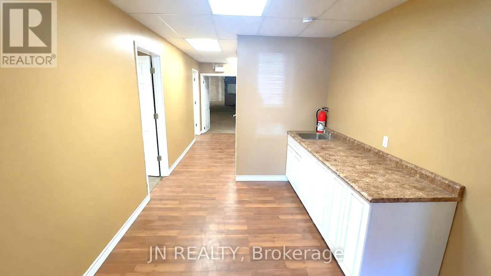 UNIT 102 - 700 FRANKLIN BOULEVARD E