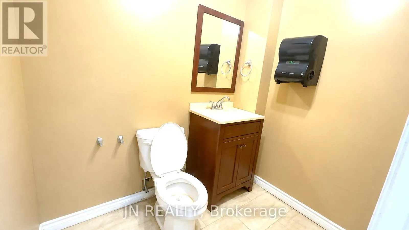 UNIT 102 - 700 FRANKLIN BOULEVARD E