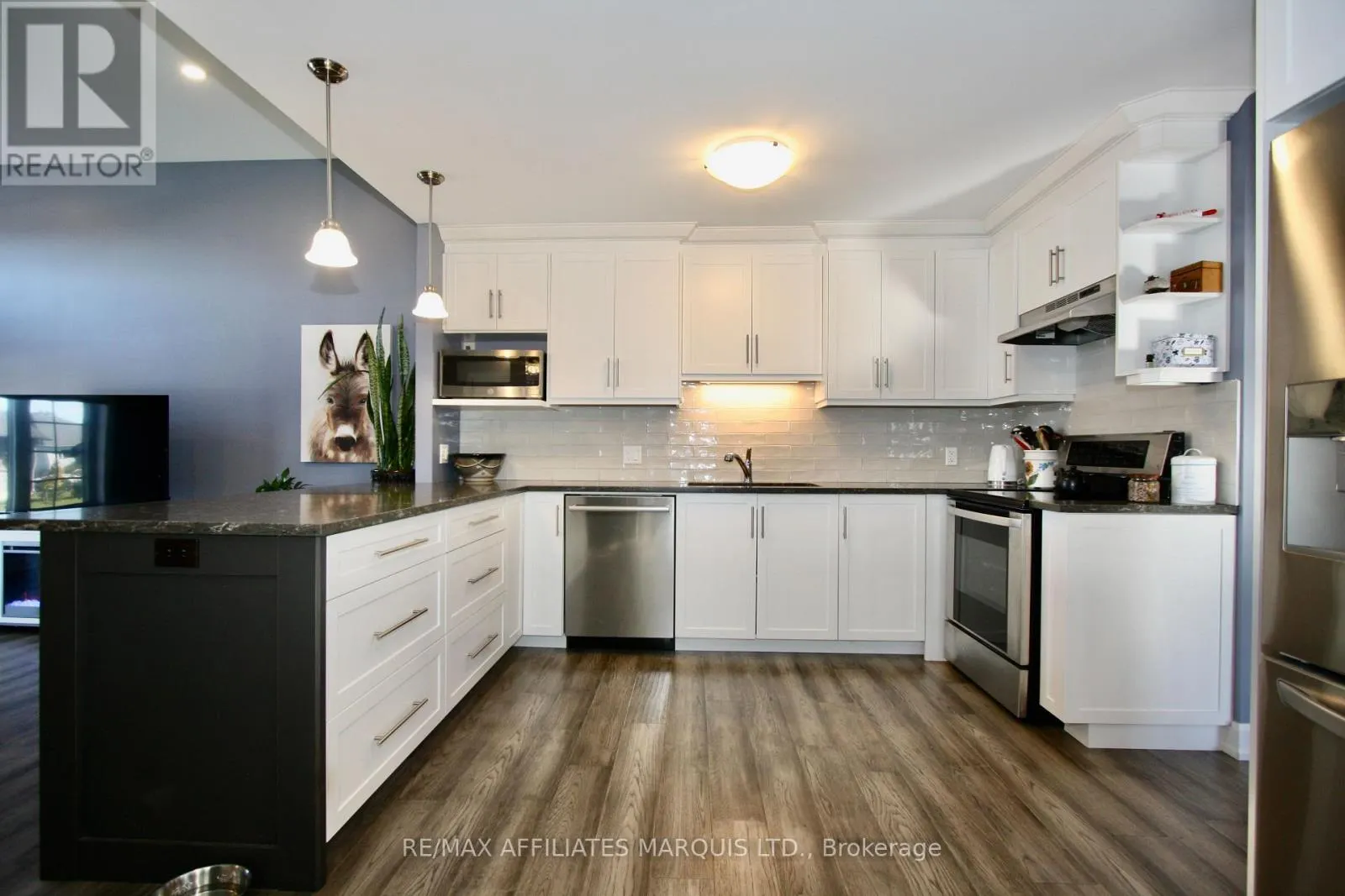 276 BELLWOOD DRIVE