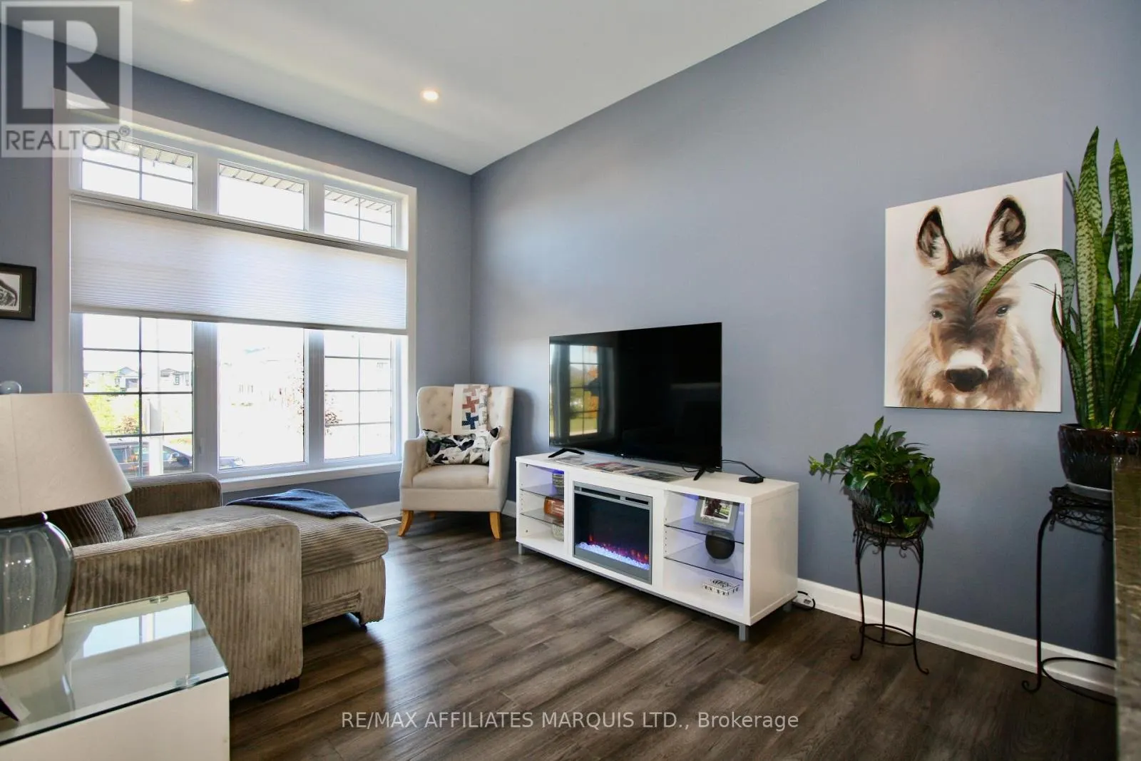 276 BELLWOOD DRIVE