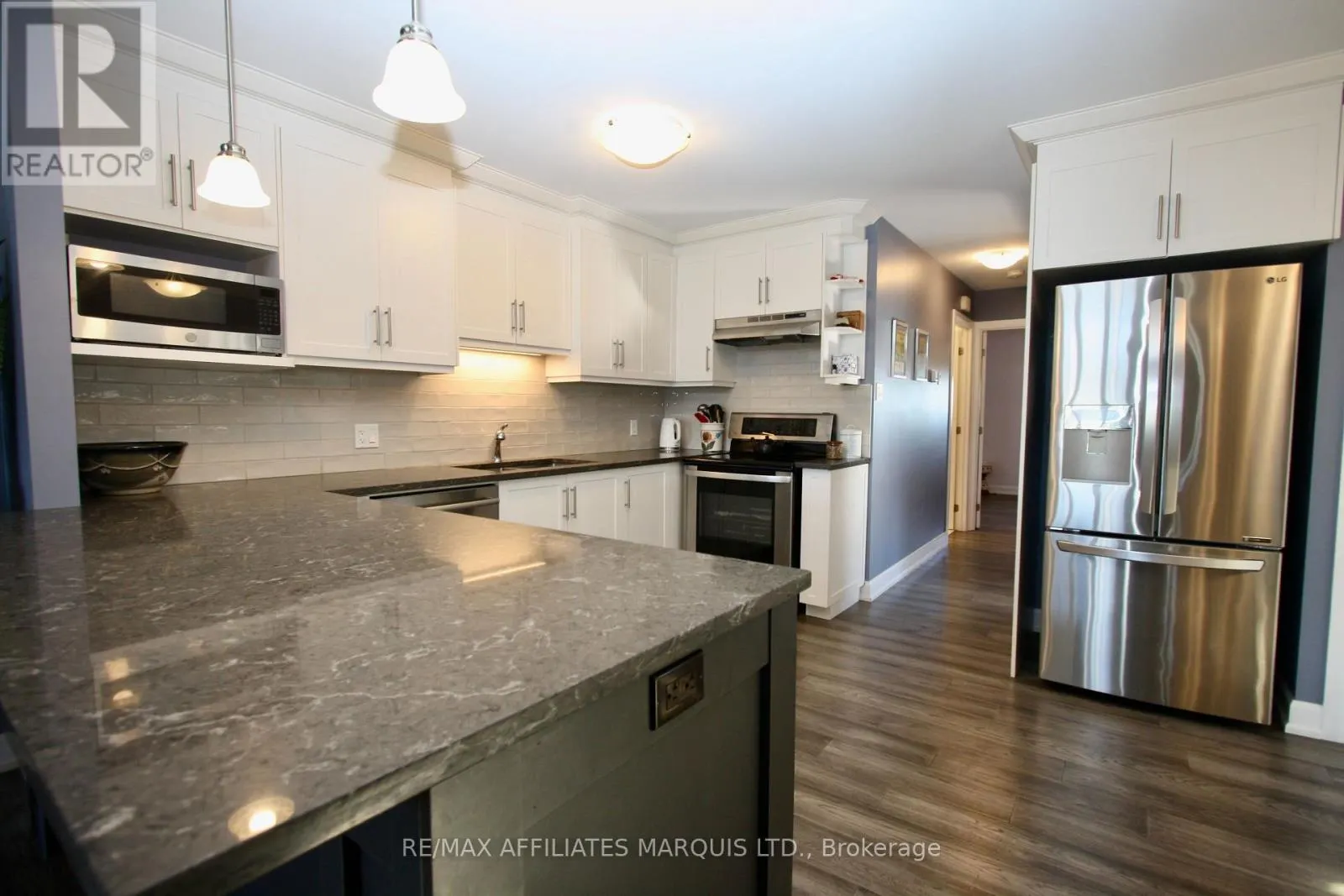 276 BELLWOOD DRIVE