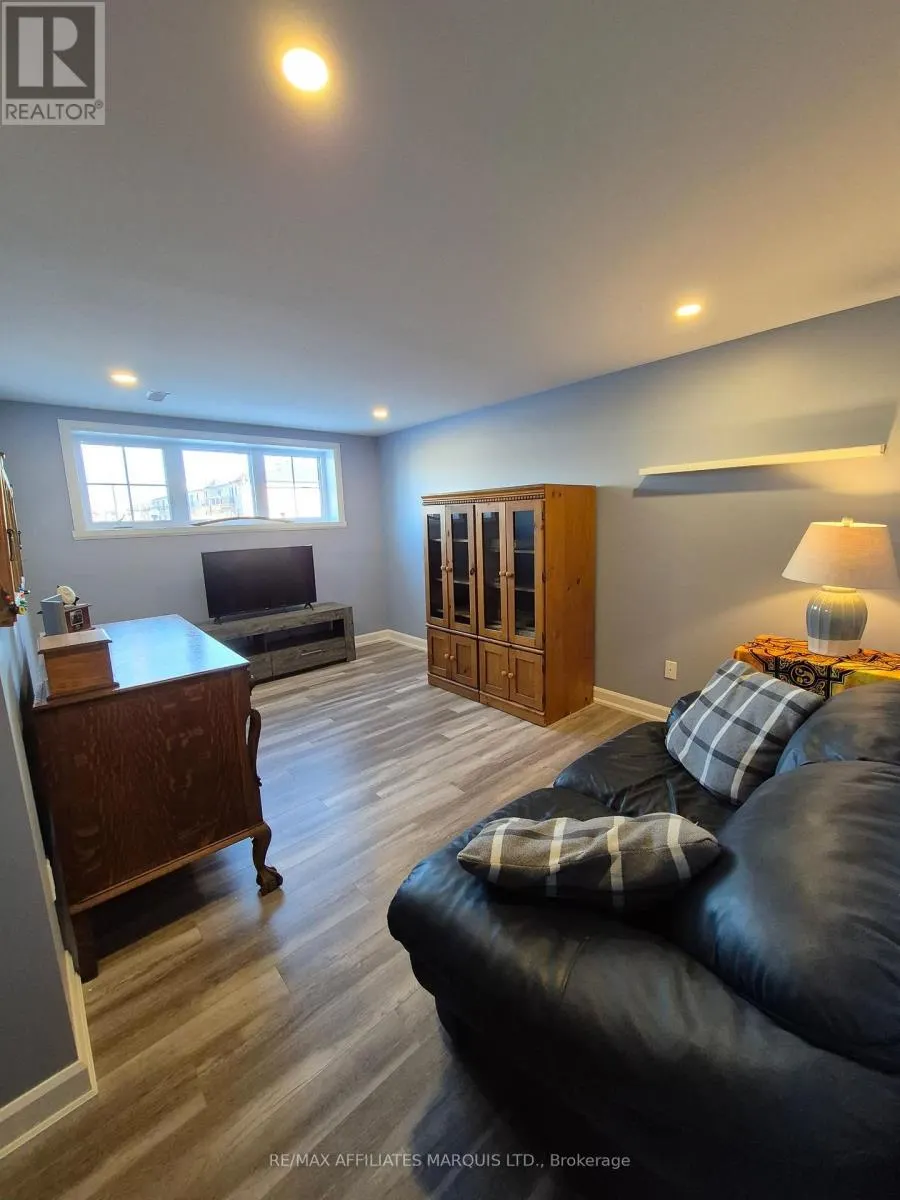 276 BELLWOOD DRIVE