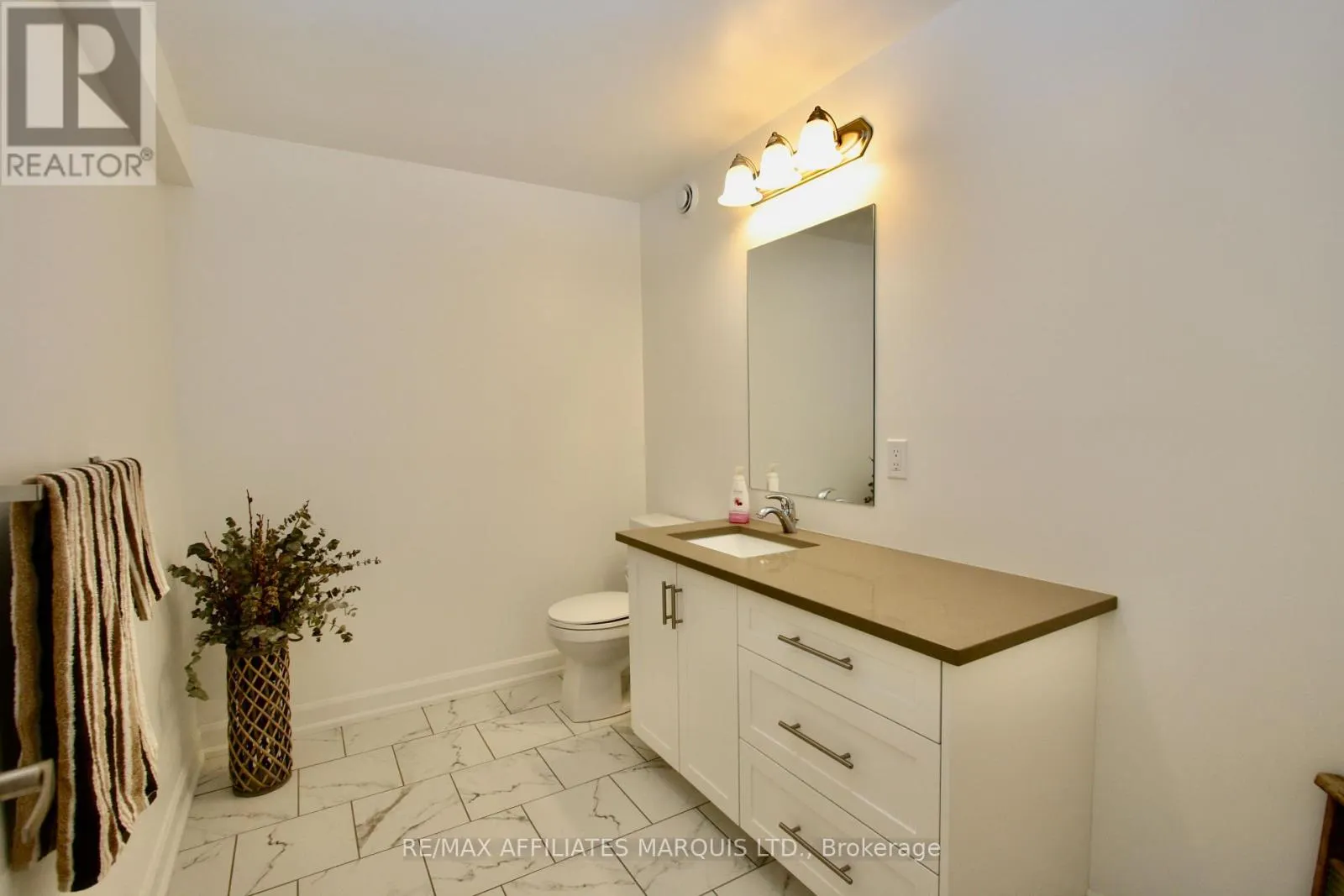 276 BELLWOOD DRIVE