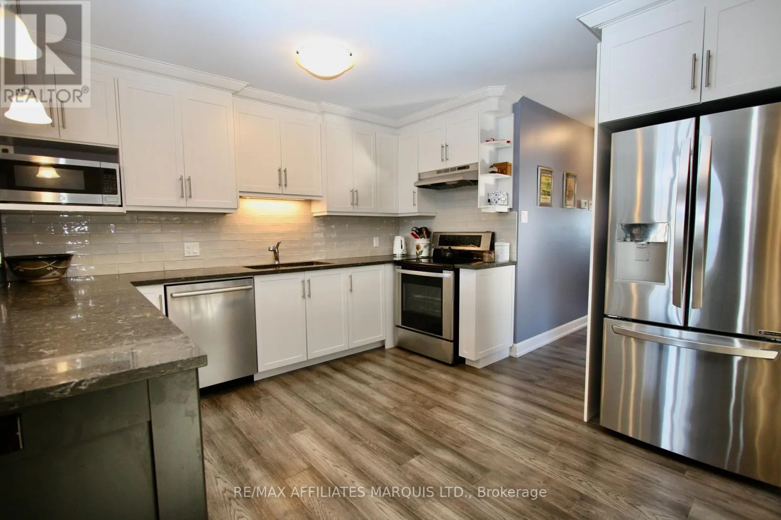 276 BELLWOOD DRIVE