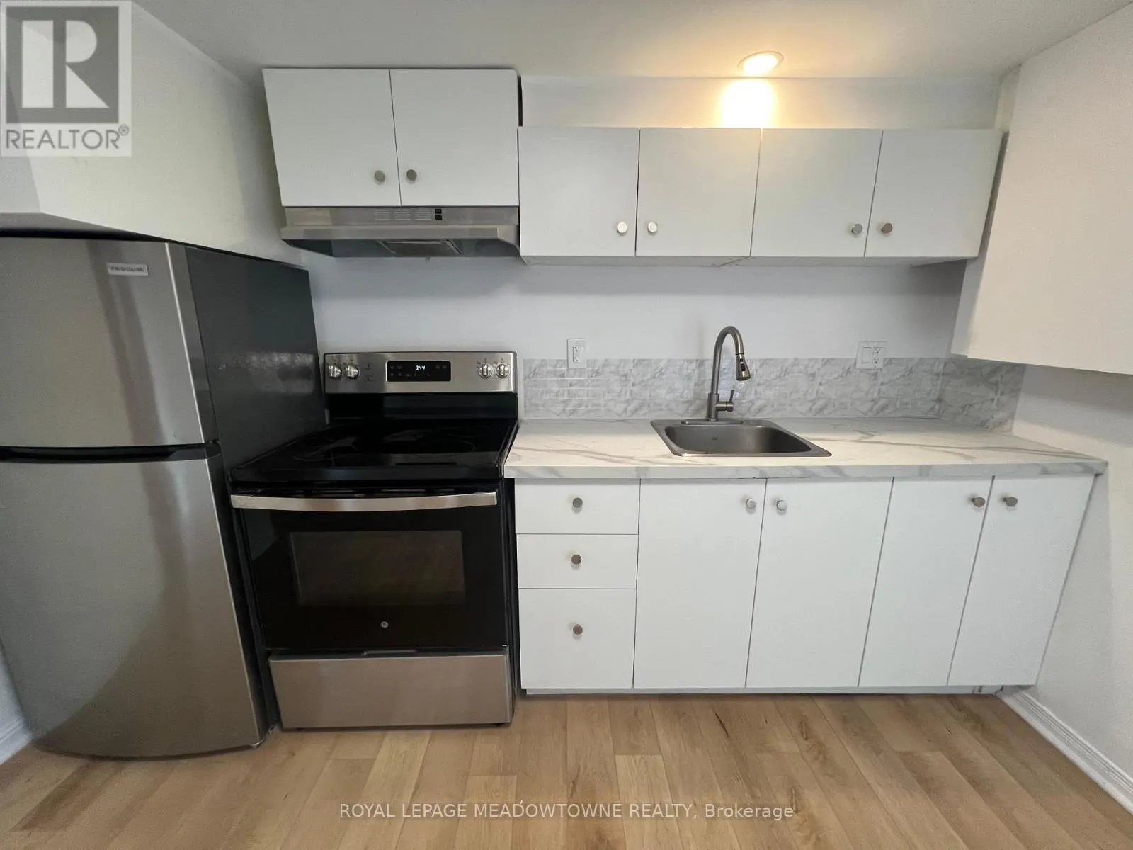 LOWER - 44 LAURIS AVENUE E