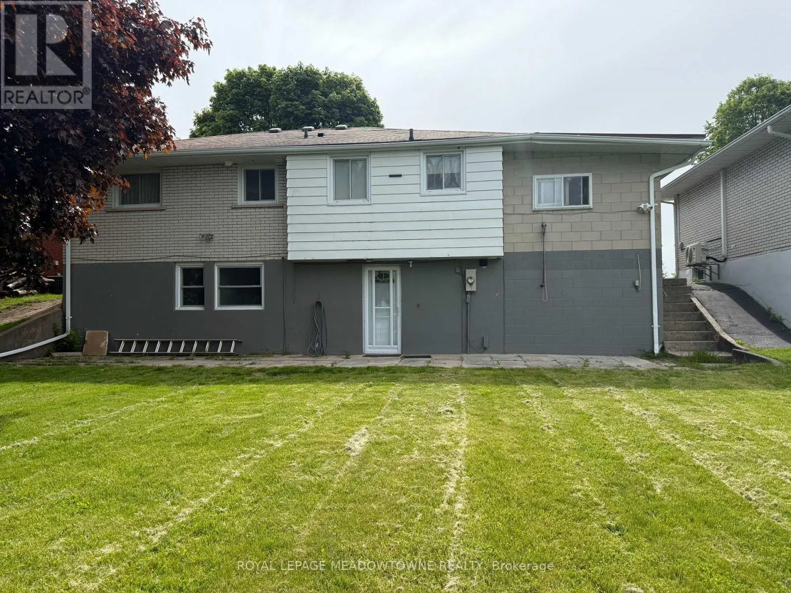LOWER - 44 LAURIS AVENUE E