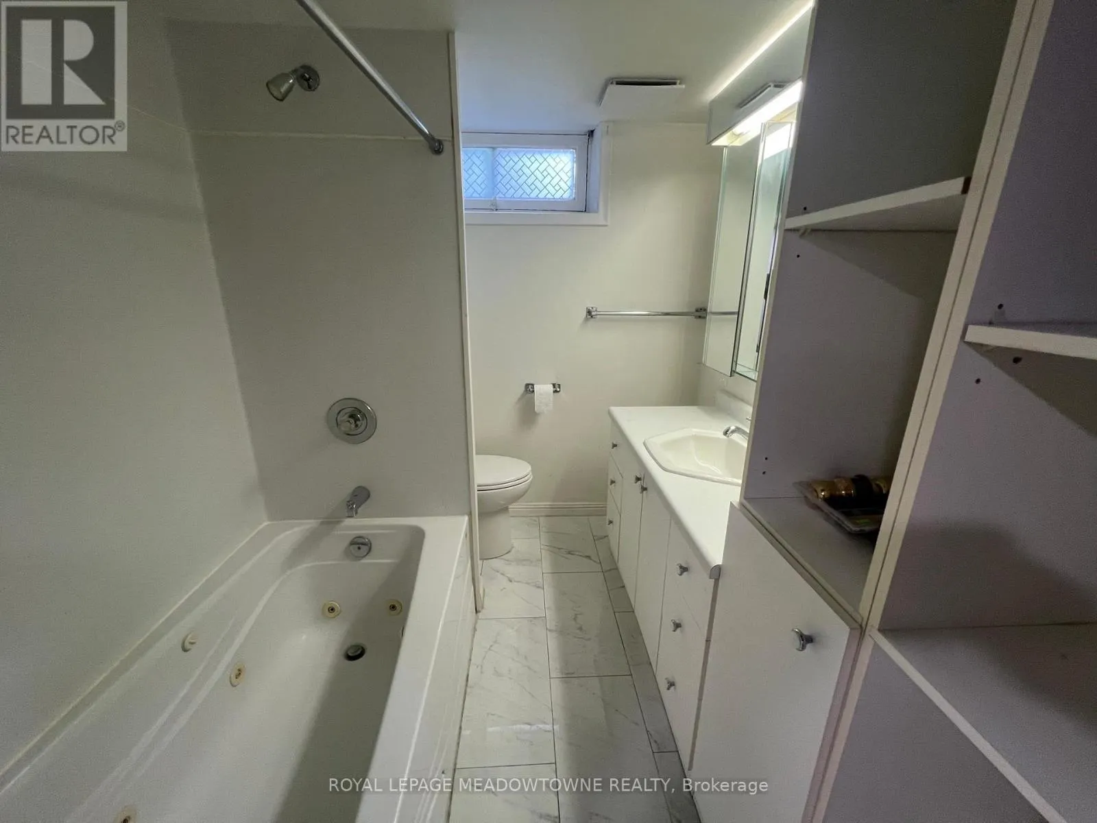 LOWER - 44 LAURIS AVENUE E