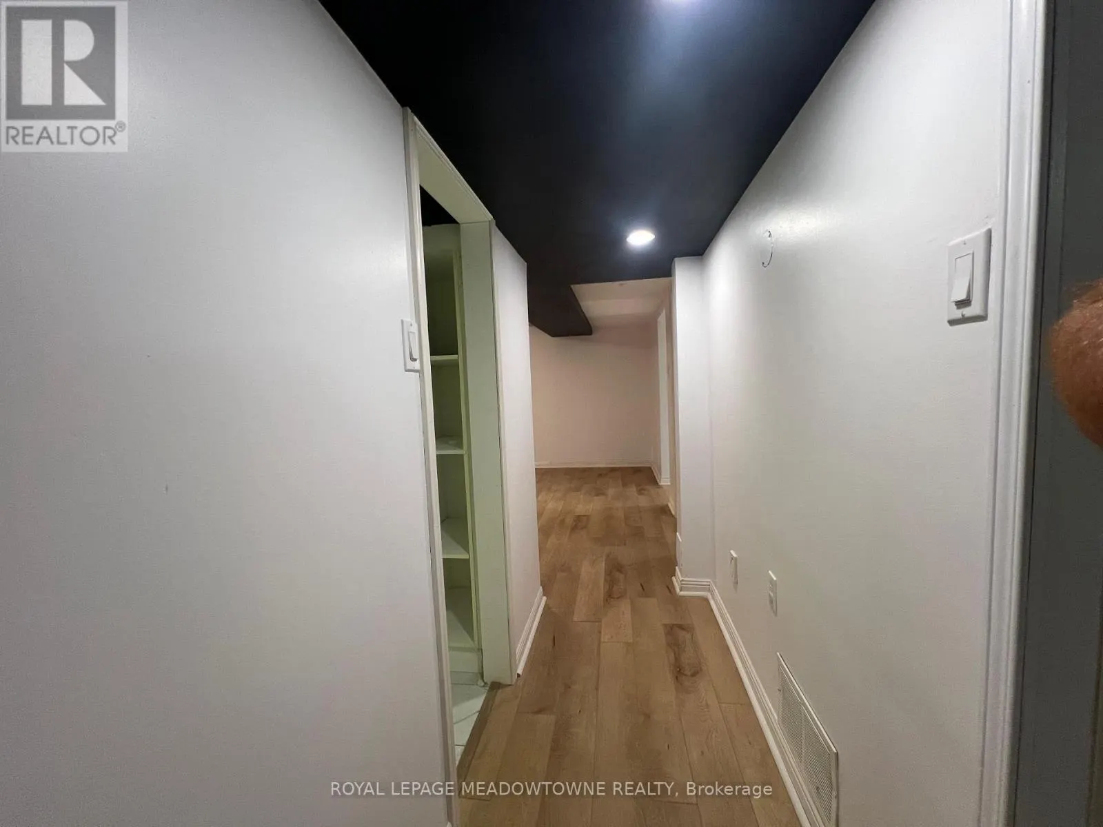 LOWER - 44 LAURIS AVENUE E