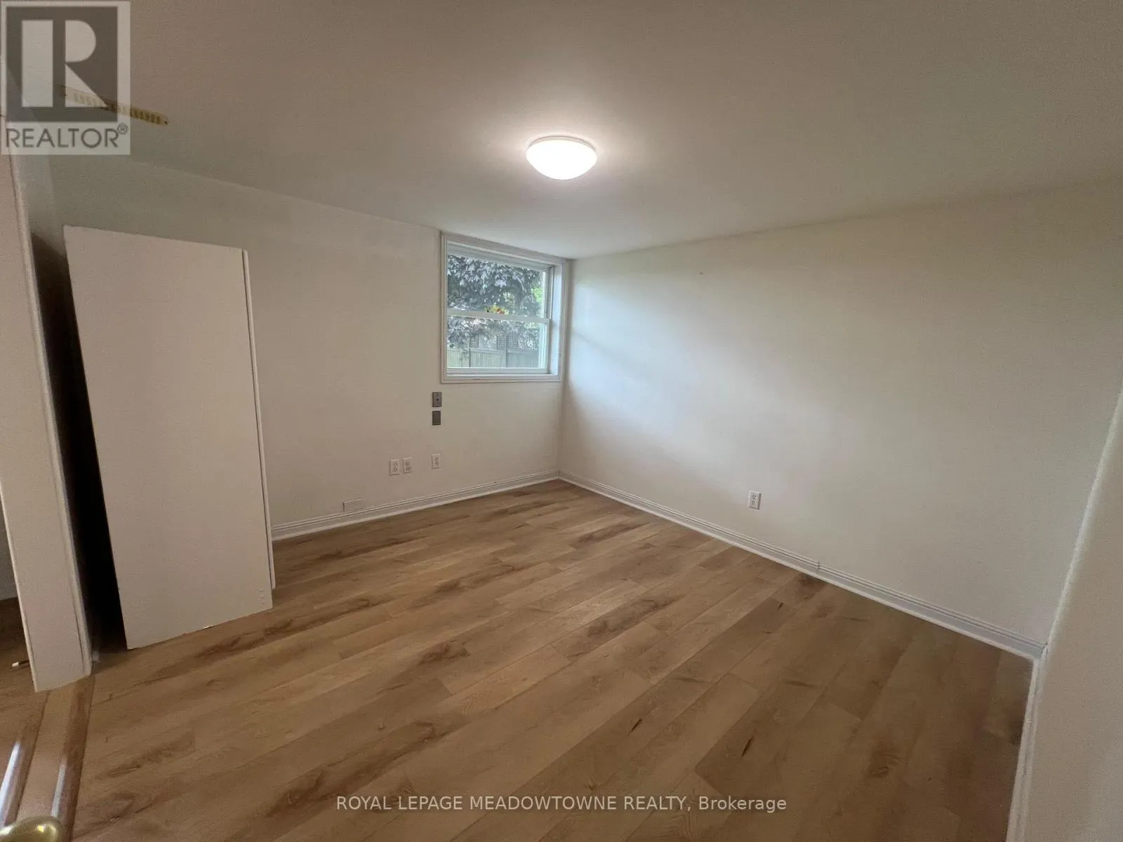 LOWER - 44 LAURIS AVENUE E