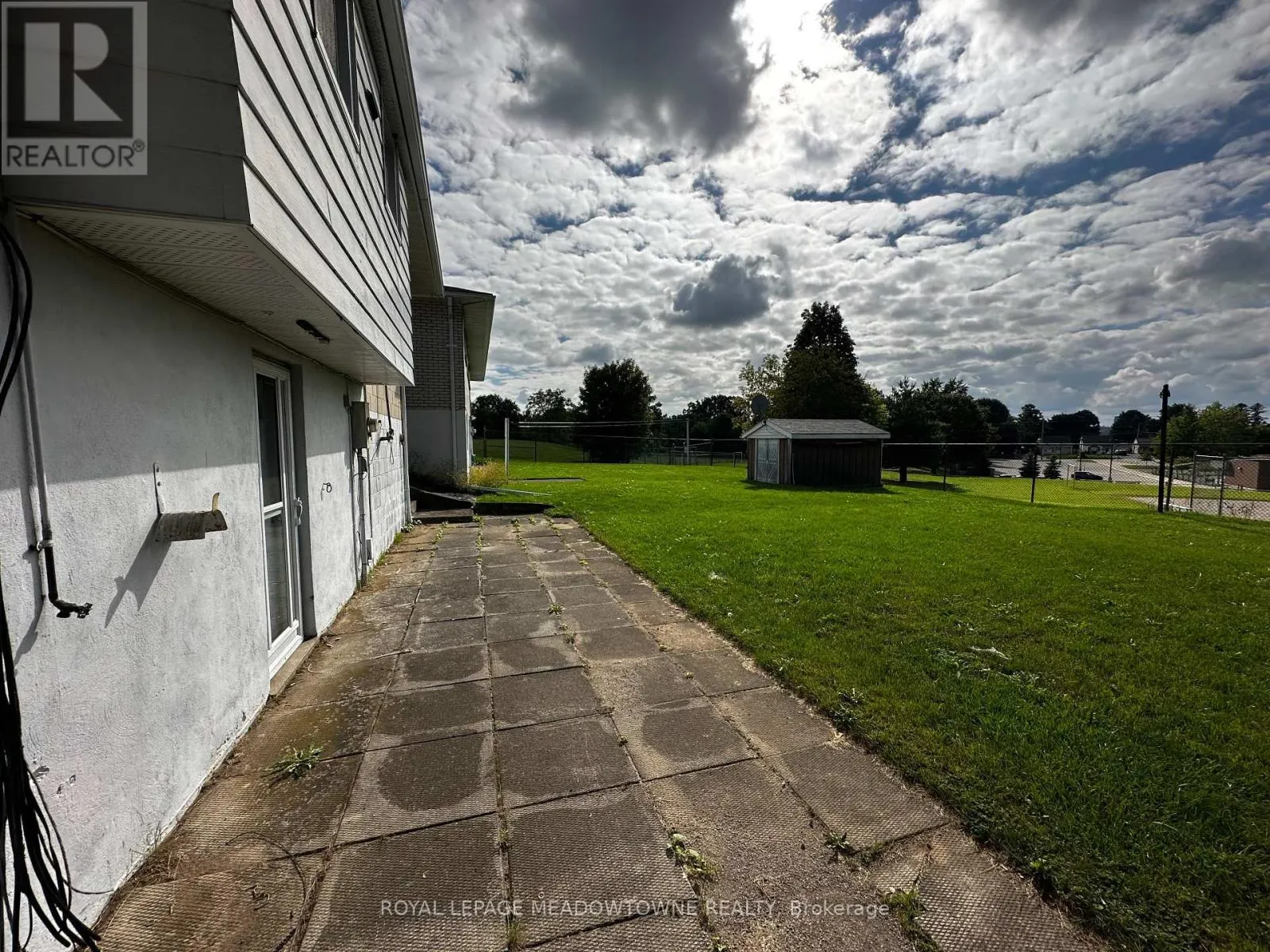LOWER - 44 LAURIS AVENUE E