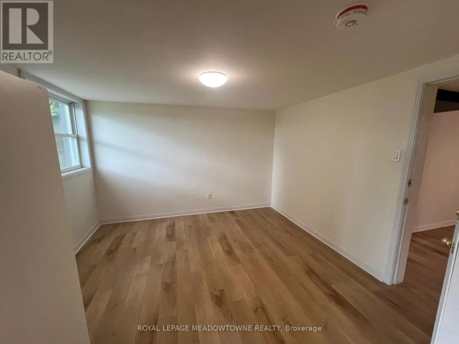 LOWER - 44 LAURIS AVENUE E