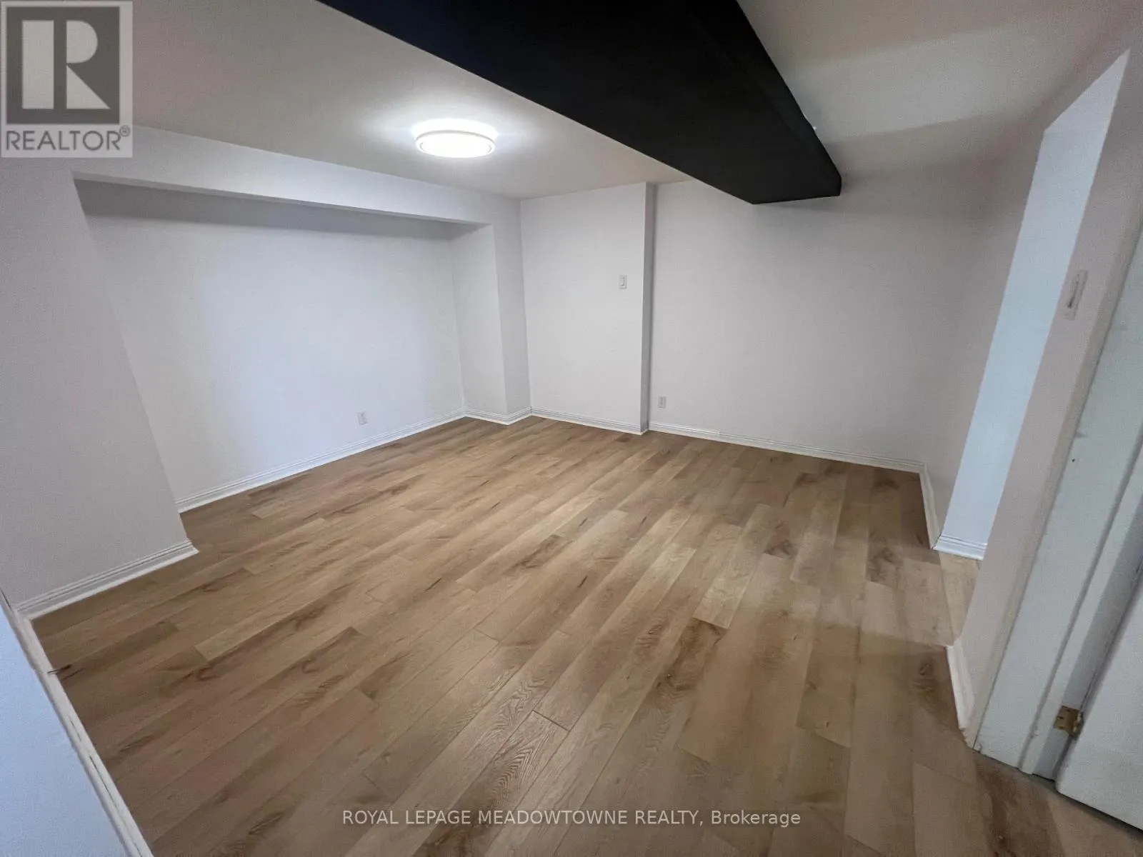 LOWER - 44 LAURIS AVENUE E