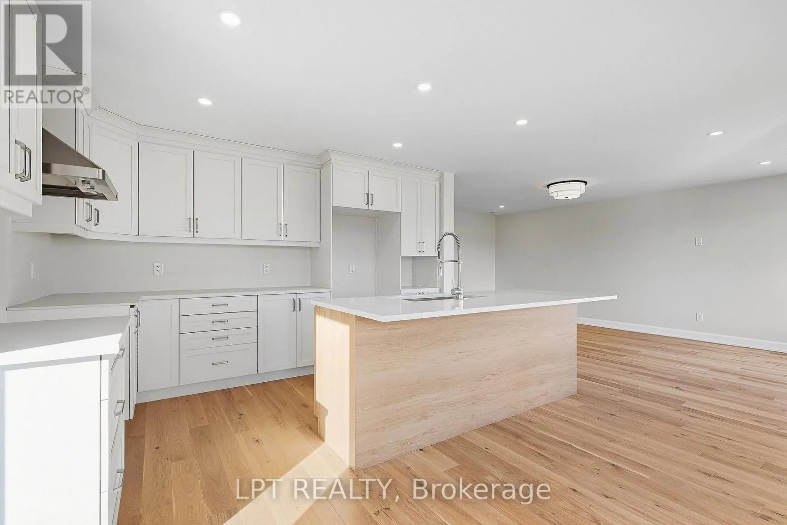 72 CHATEAUGUAY STREET