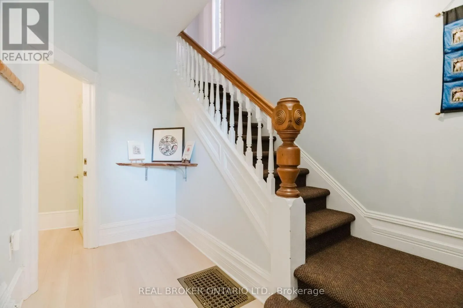 33 ARGYLE AVENUE