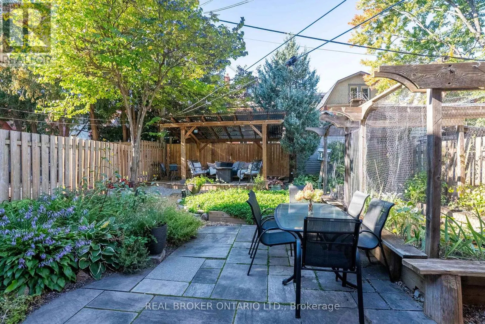 33 ARGYLE AVENUE