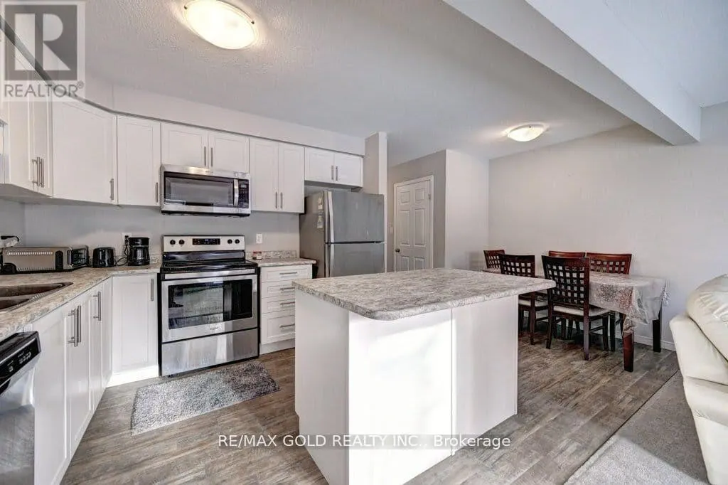 35 - 50 PINNACLE DRIVE