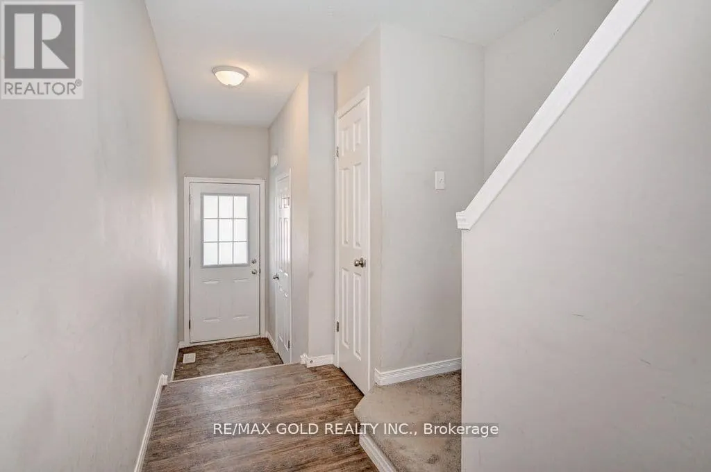 35 - 50 PINNACLE DRIVE