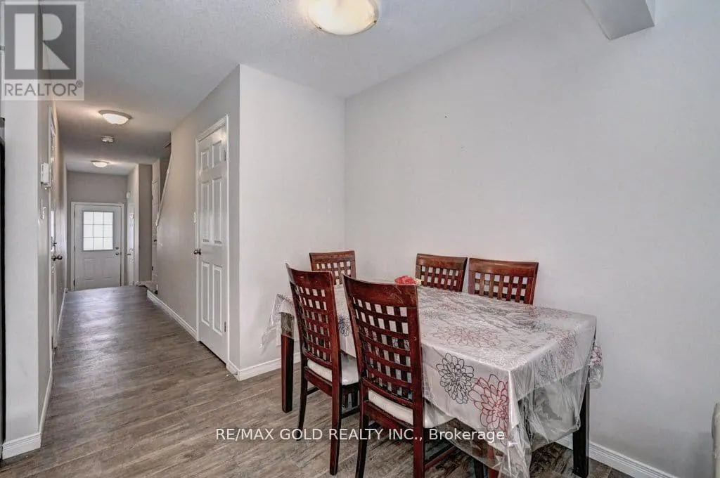 35 - 50 PINNACLE DRIVE