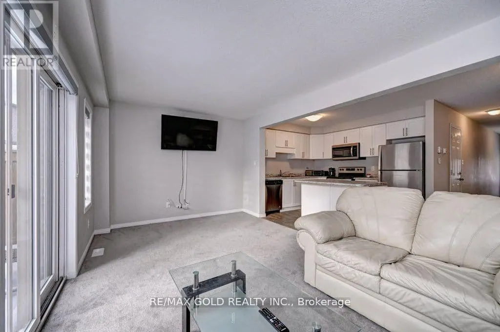 35 - 50 PINNACLE DRIVE