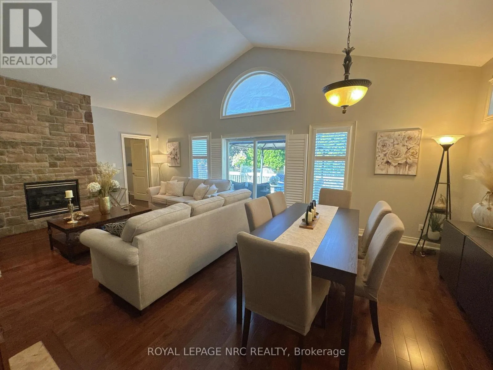 211 FIRST STREET LOUTH