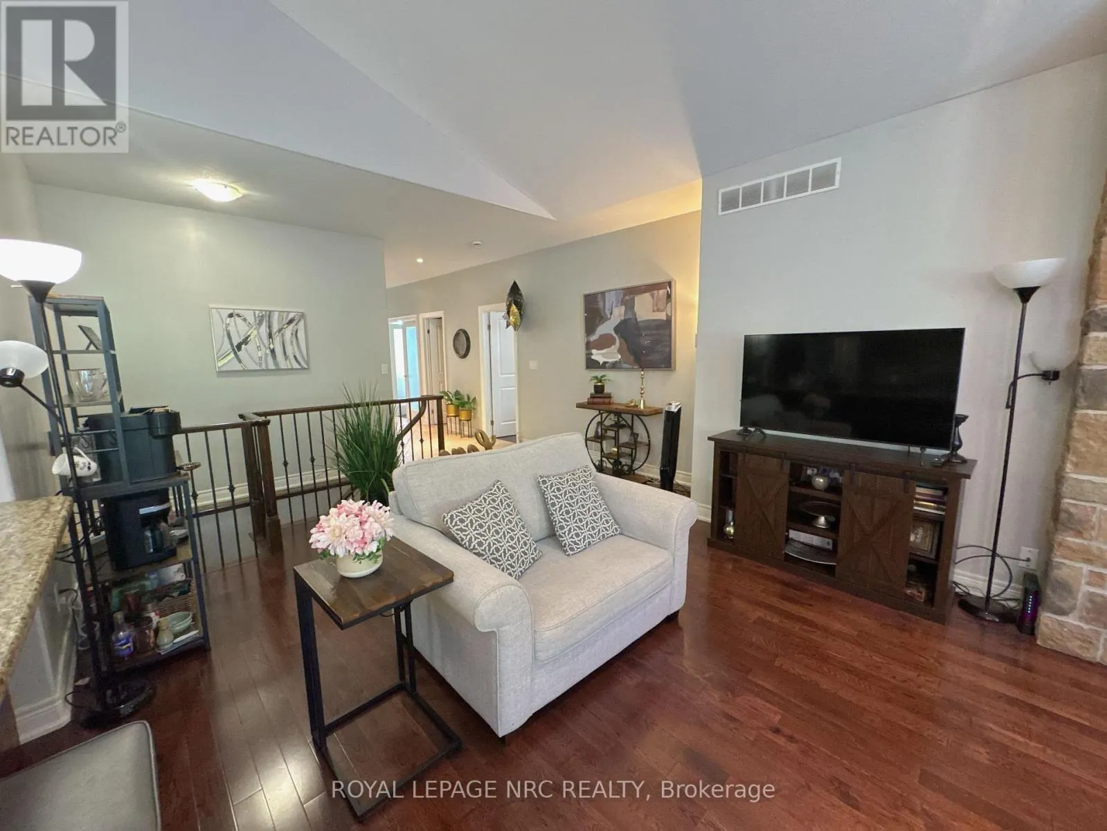211 FIRST STREET LOUTH