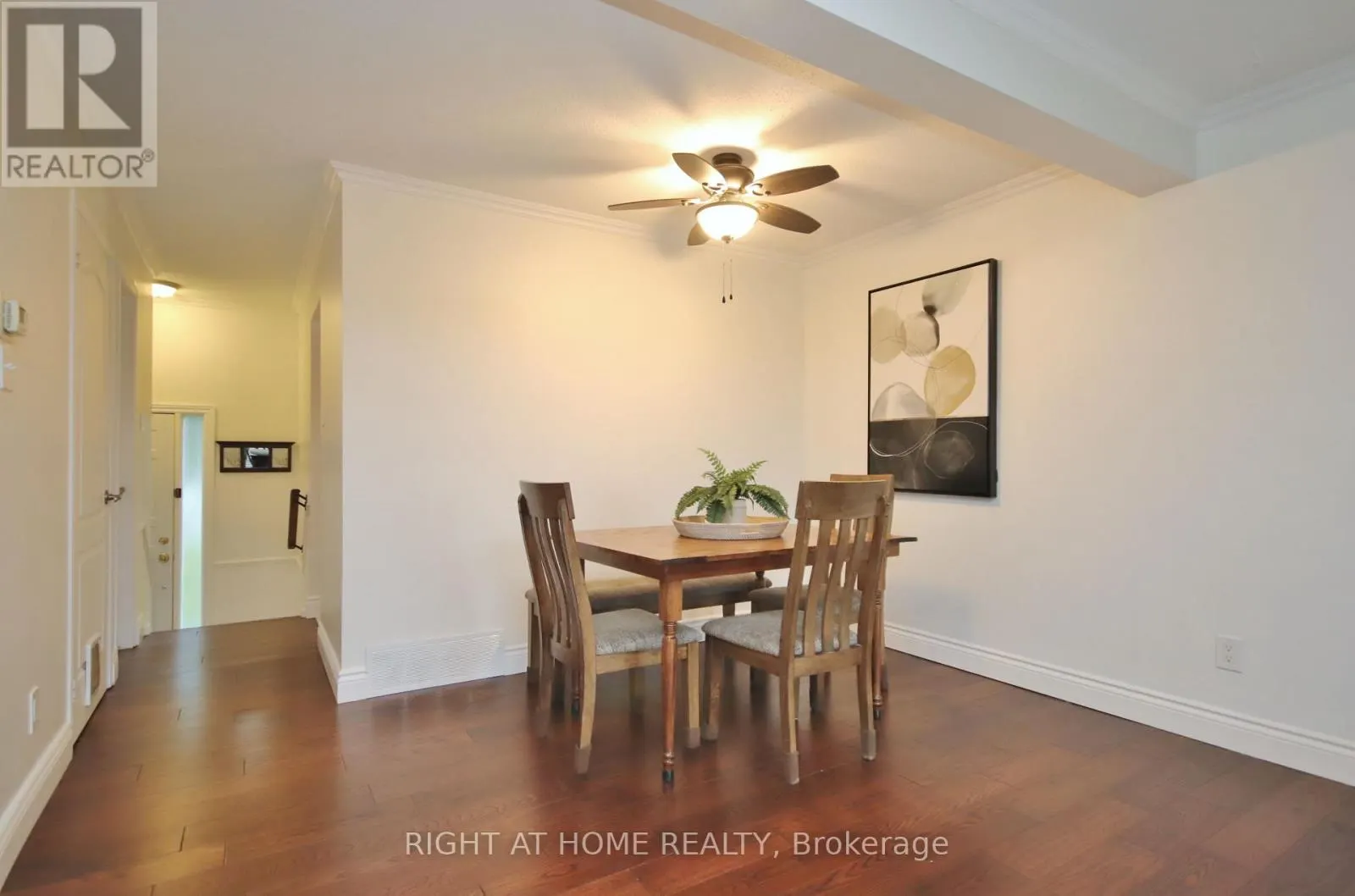 27 - 3250 UPLANDS DRIVE