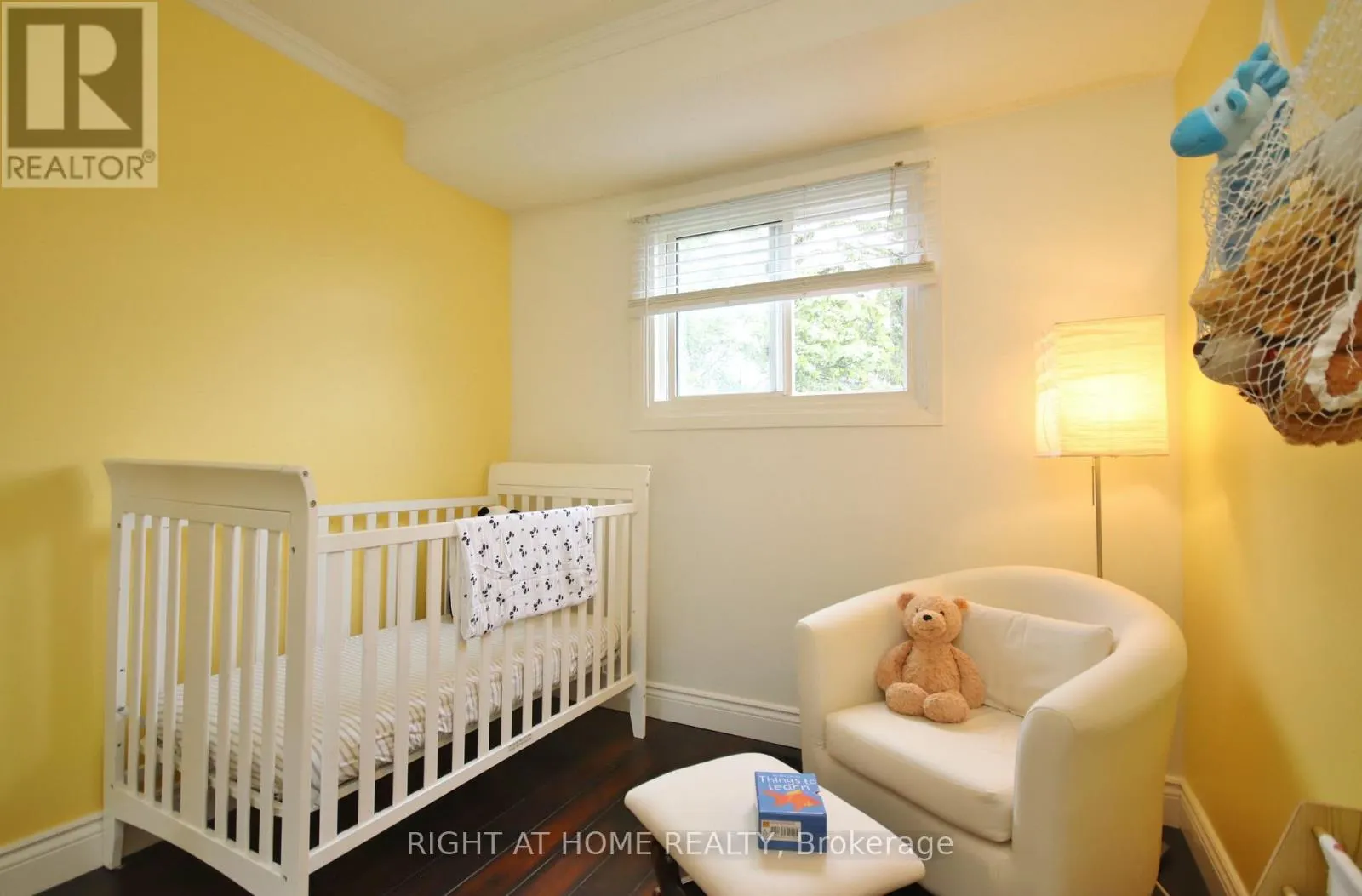 27 - 3250 UPLANDS DRIVE