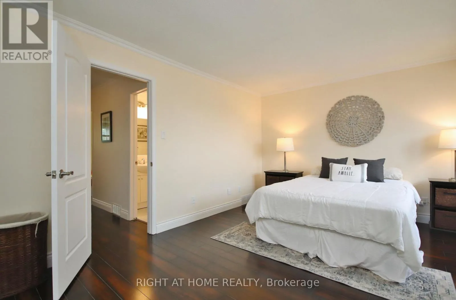 27 - 3250 UPLANDS DRIVE