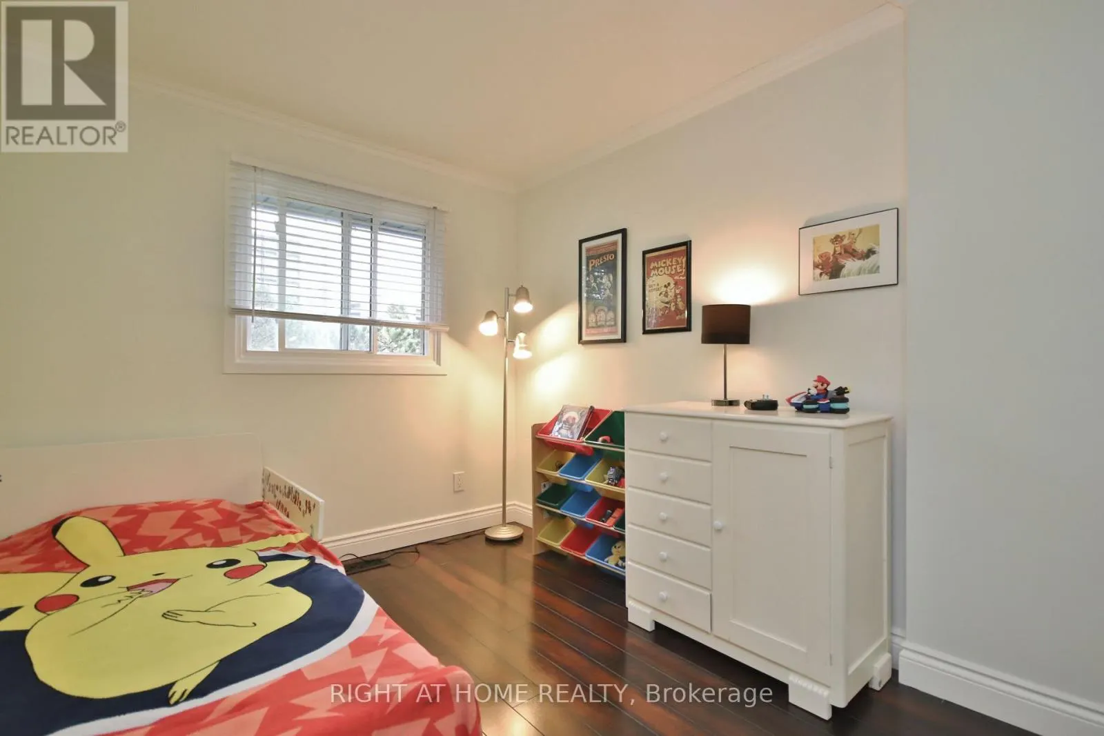 27 - 3250 UPLANDS DRIVE