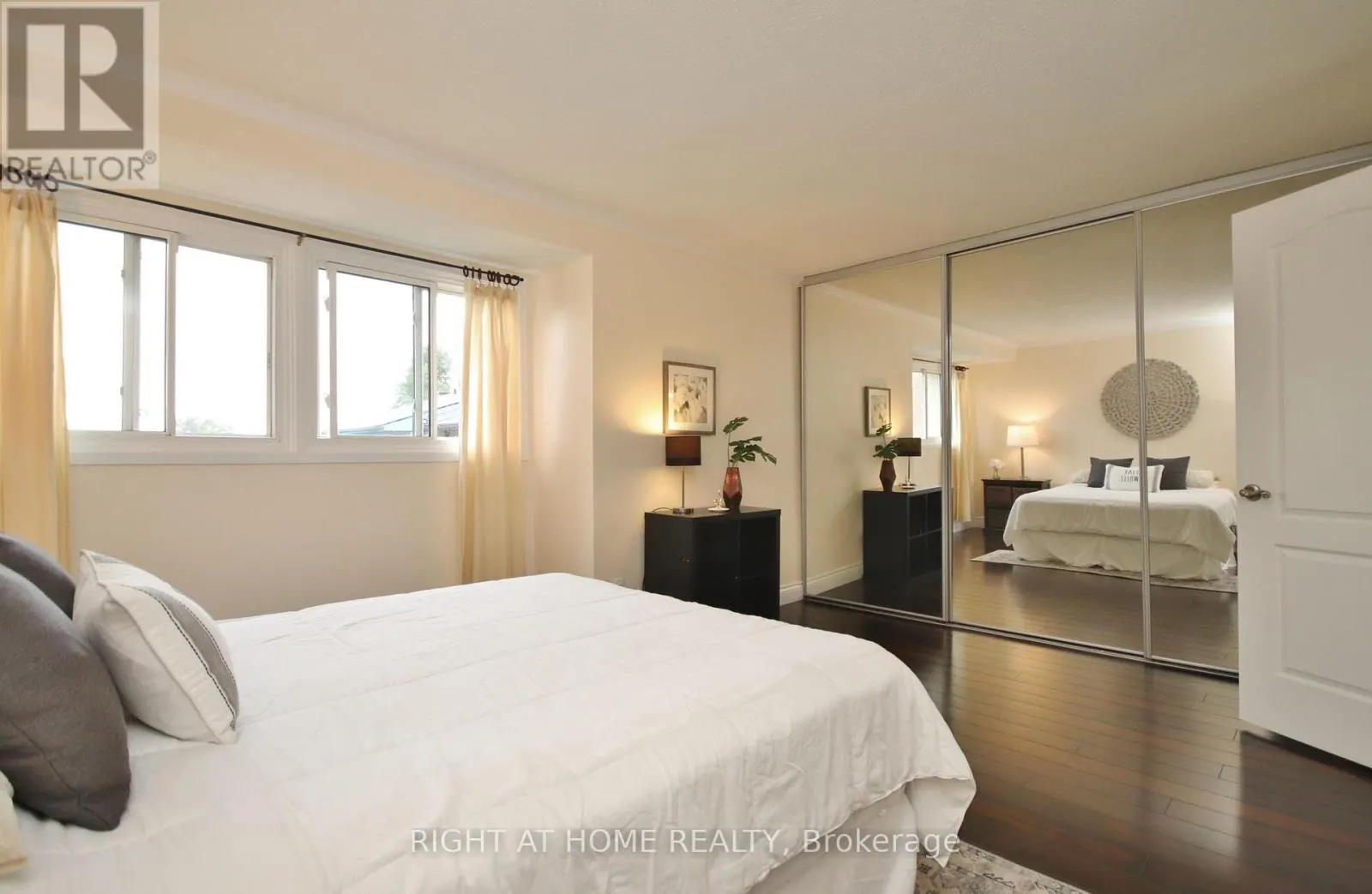 27 - 3250 UPLANDS DRIVE