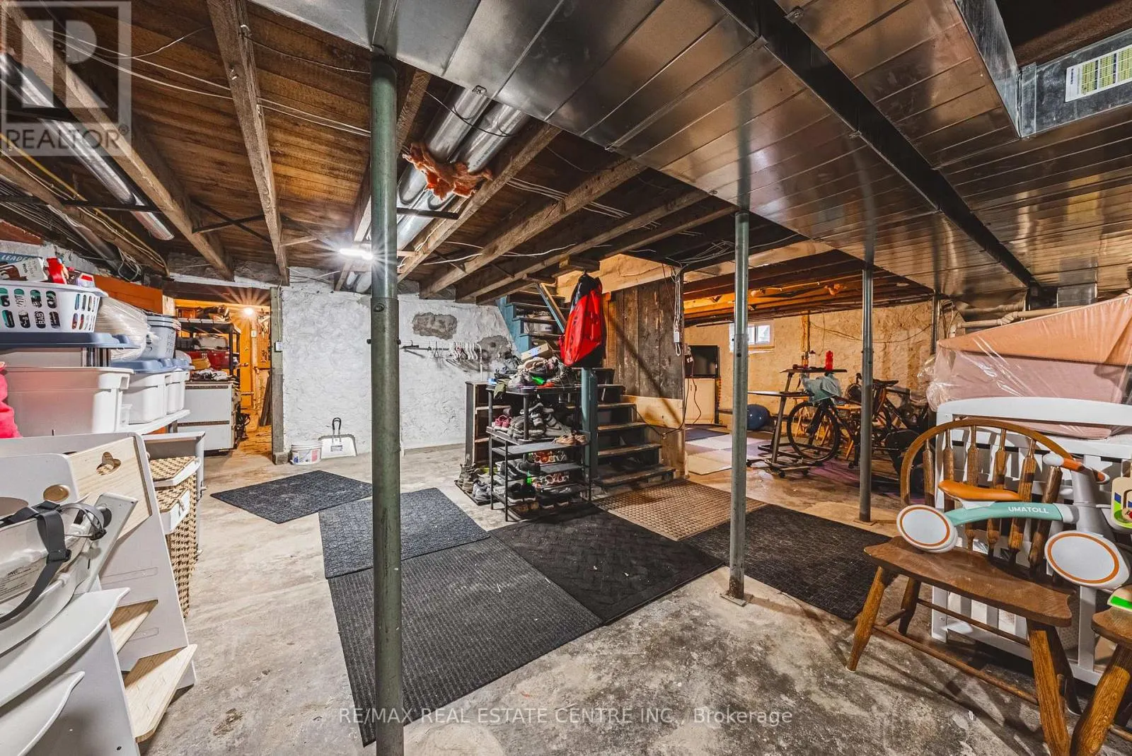 103 COURTNEY STREET