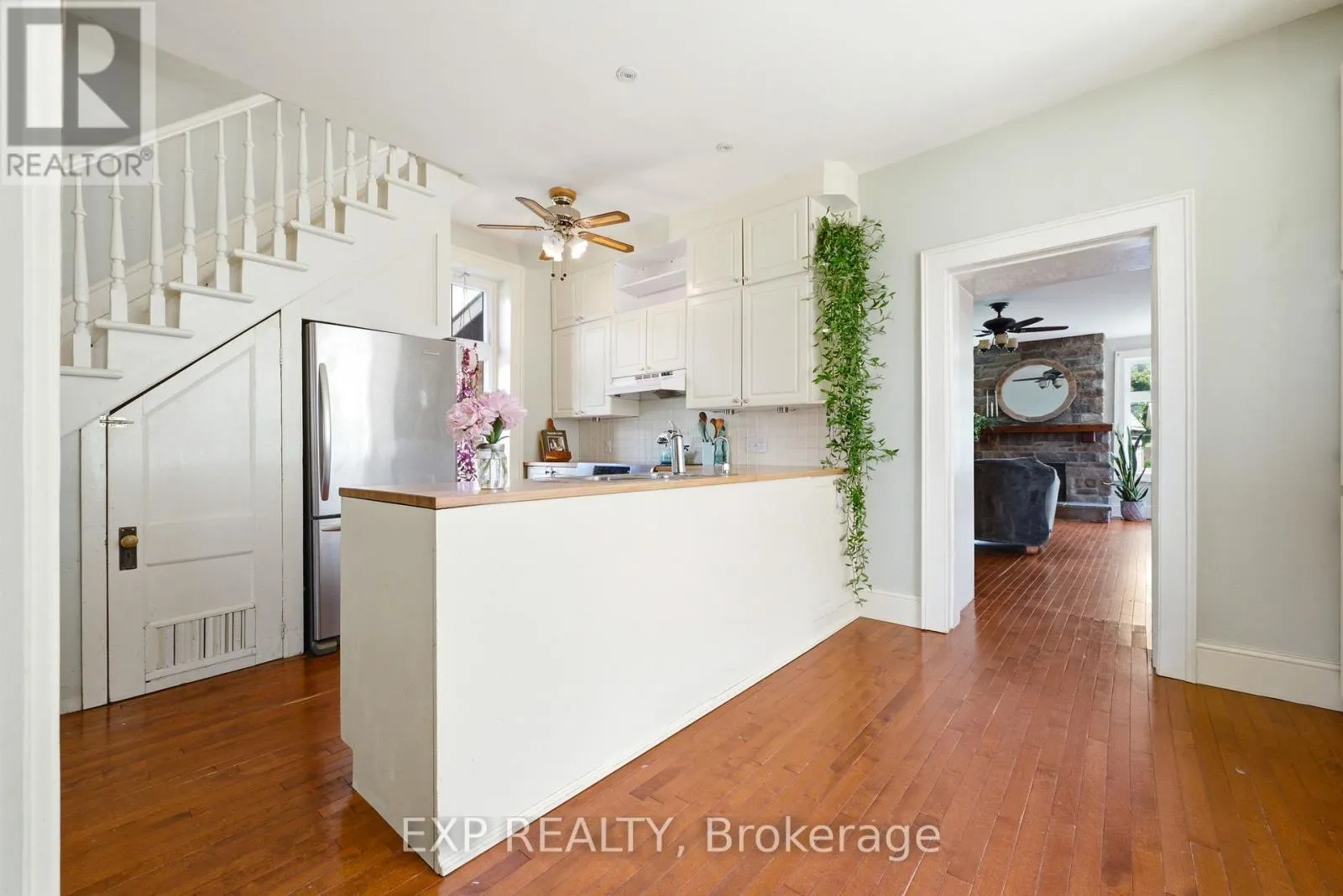 6 CRAWFORD STREET