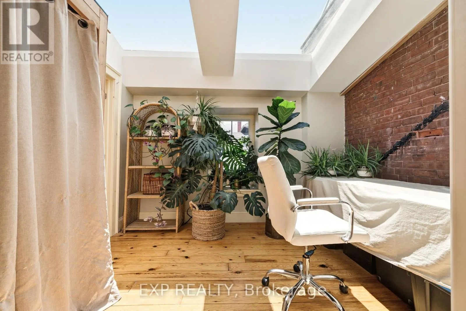 6 CRAWFORD STREET