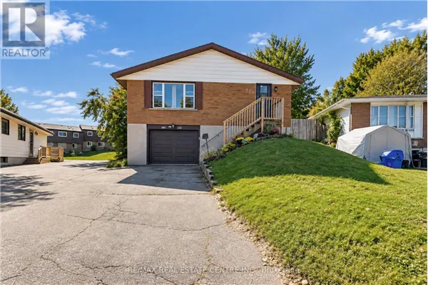 135 CEDARHILL CRESCENT