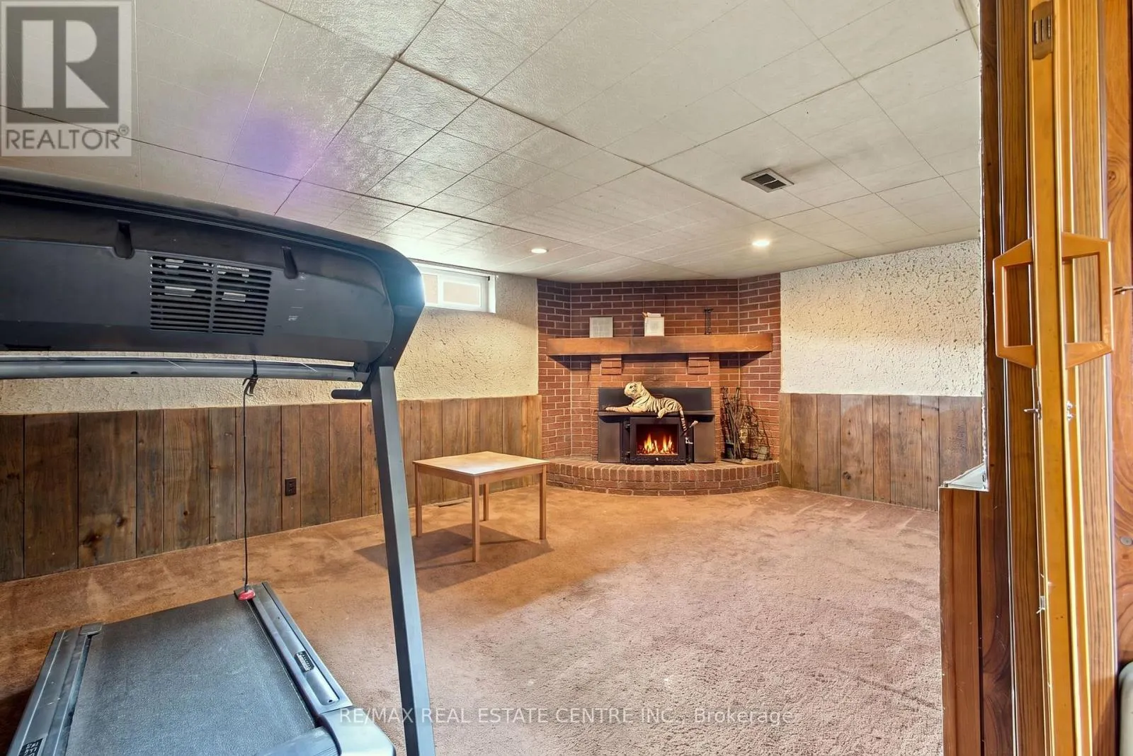 135 CEDARHILL CRESCENT
