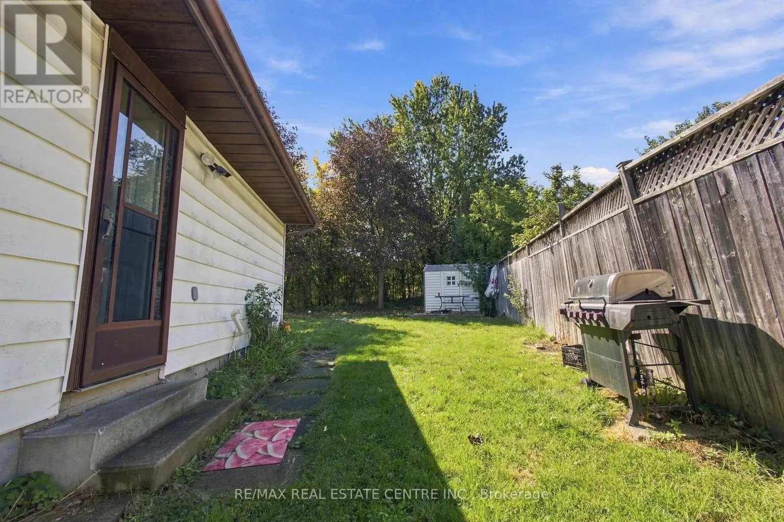 135 CEDARHILL CRESCENT