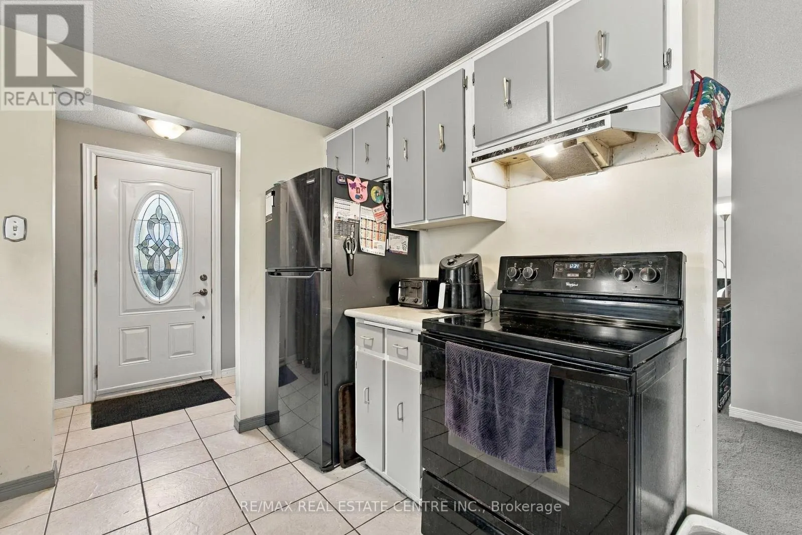 135 CEDARHILL CRESCENT
