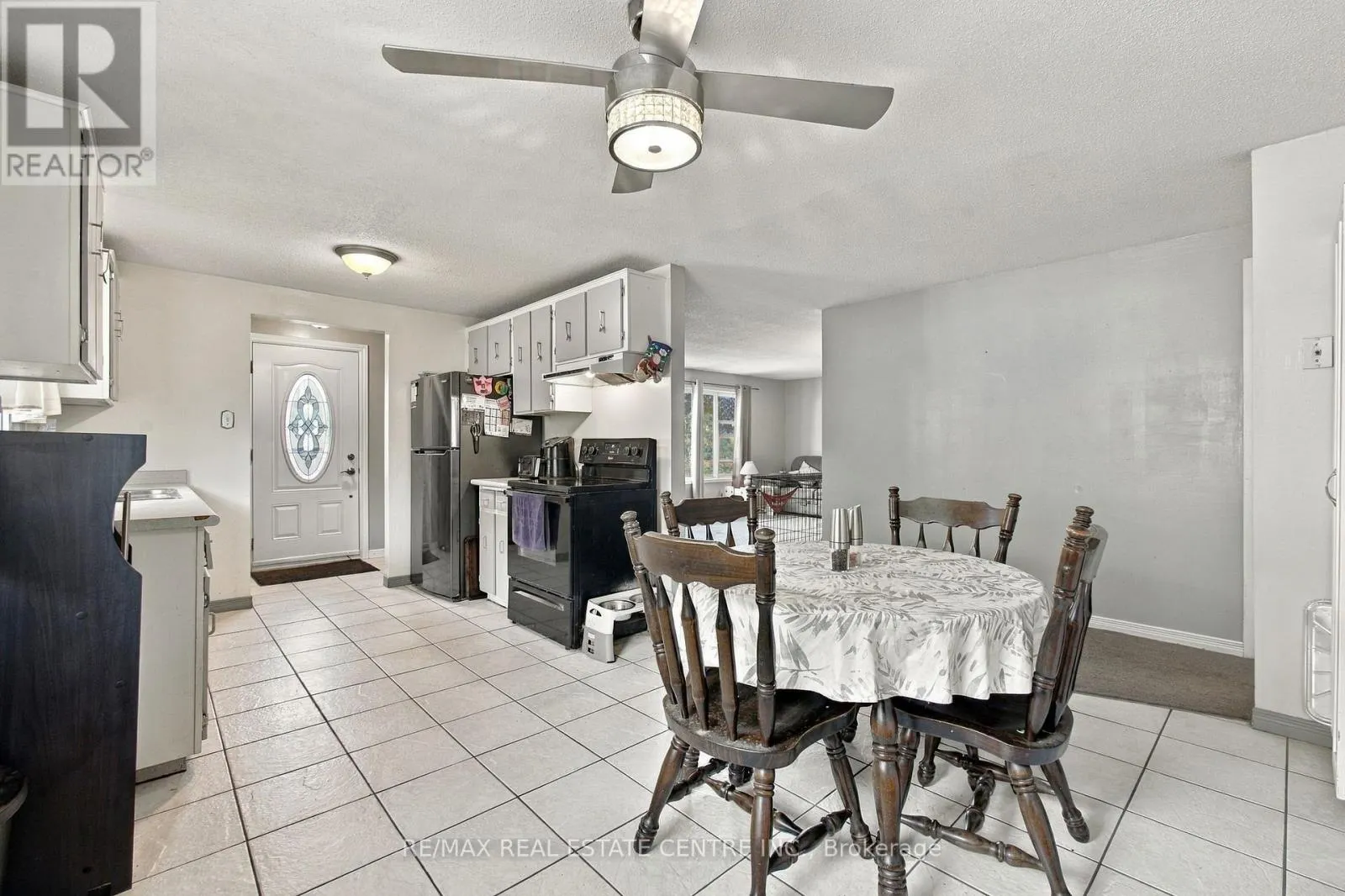 135 CEDARHILL CRESCENT