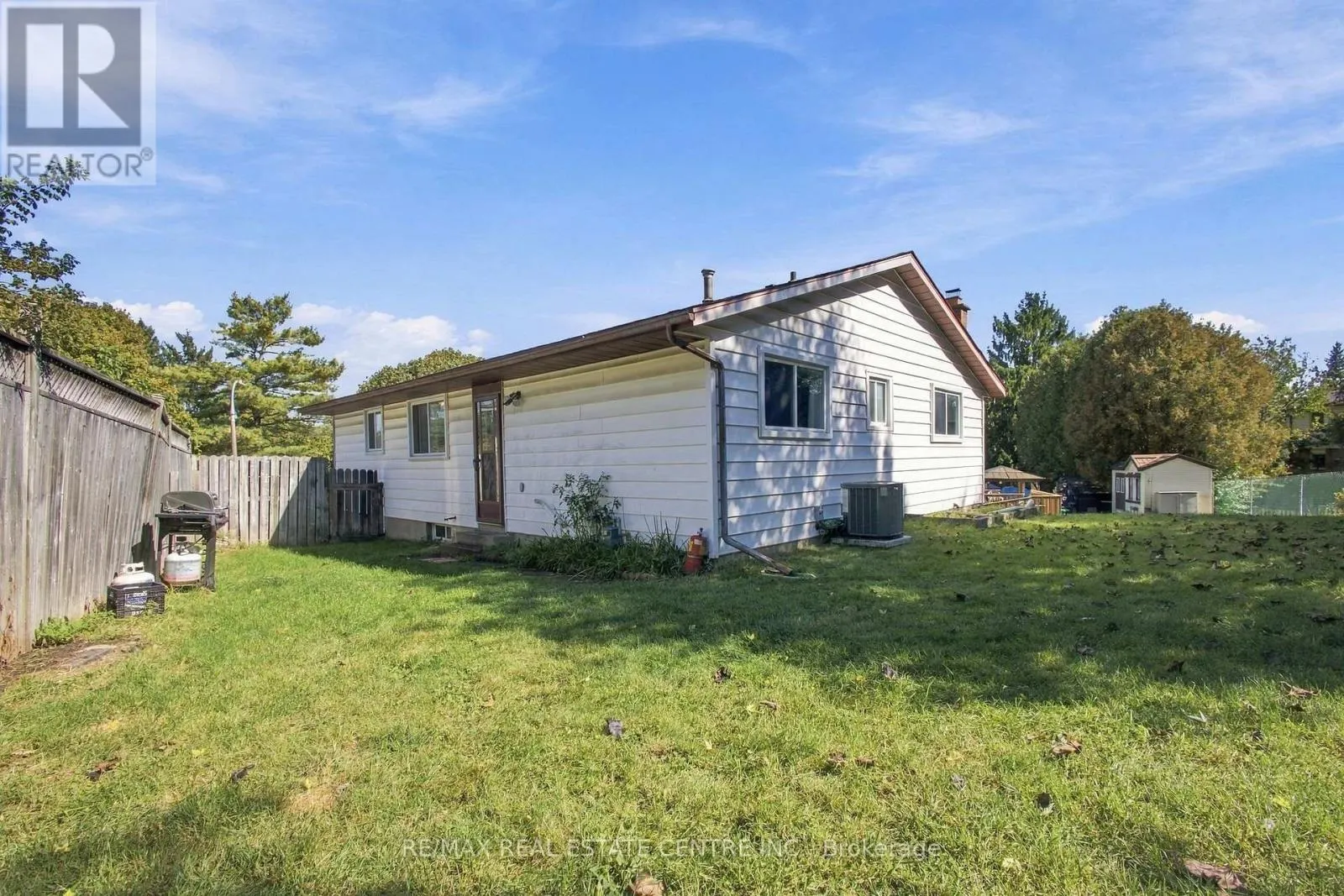 135 CEDARHILL CRESCENT
