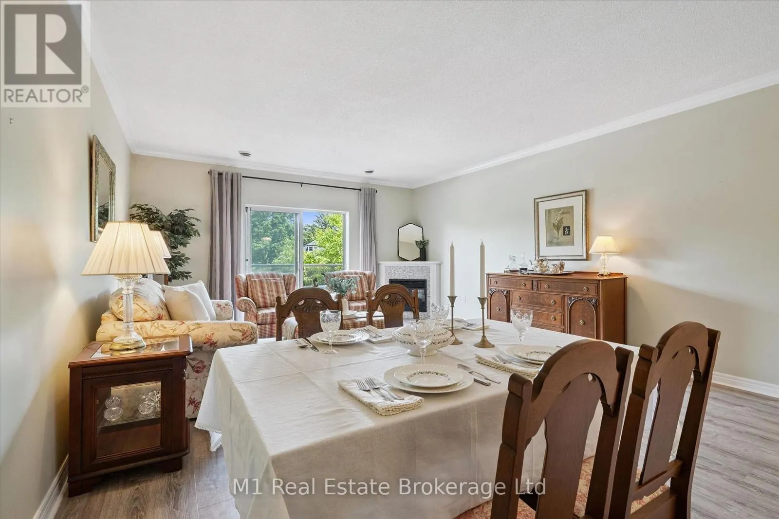 207 - 60 WYNDHAM STREET S #207