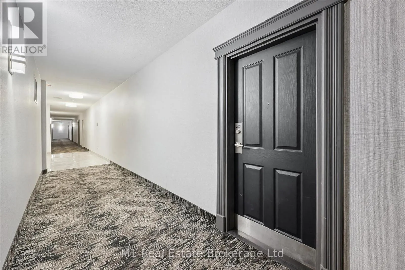 207 - 60 WYNDHAM STREET S #207