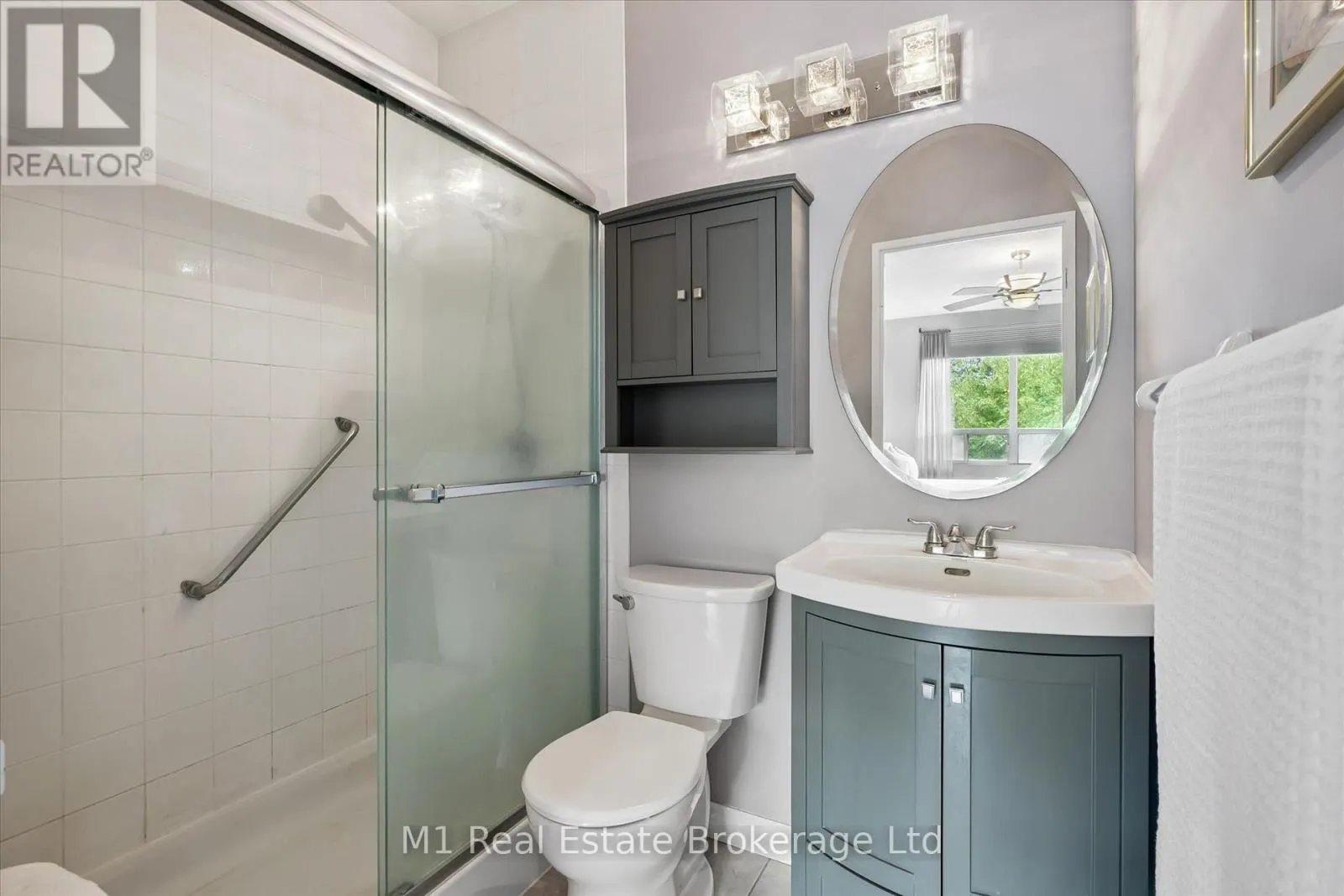 207 - 60 WYNDHAM STREET S #207