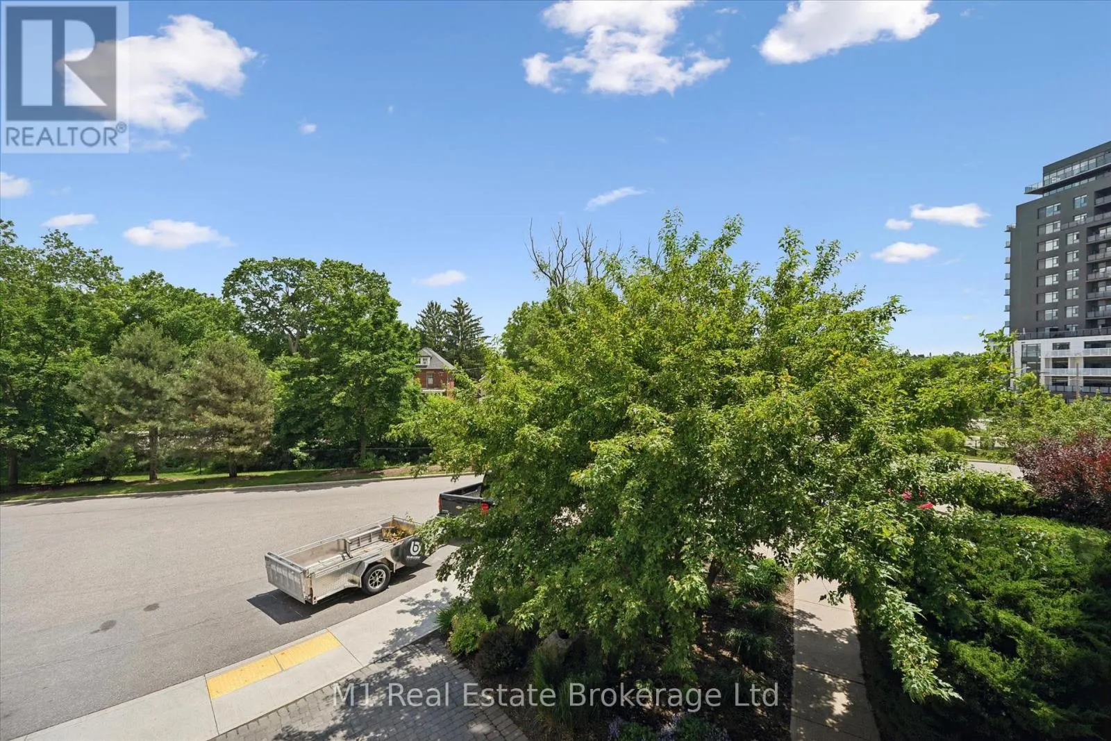 207 - 60 WYNDHAM STREET S #207