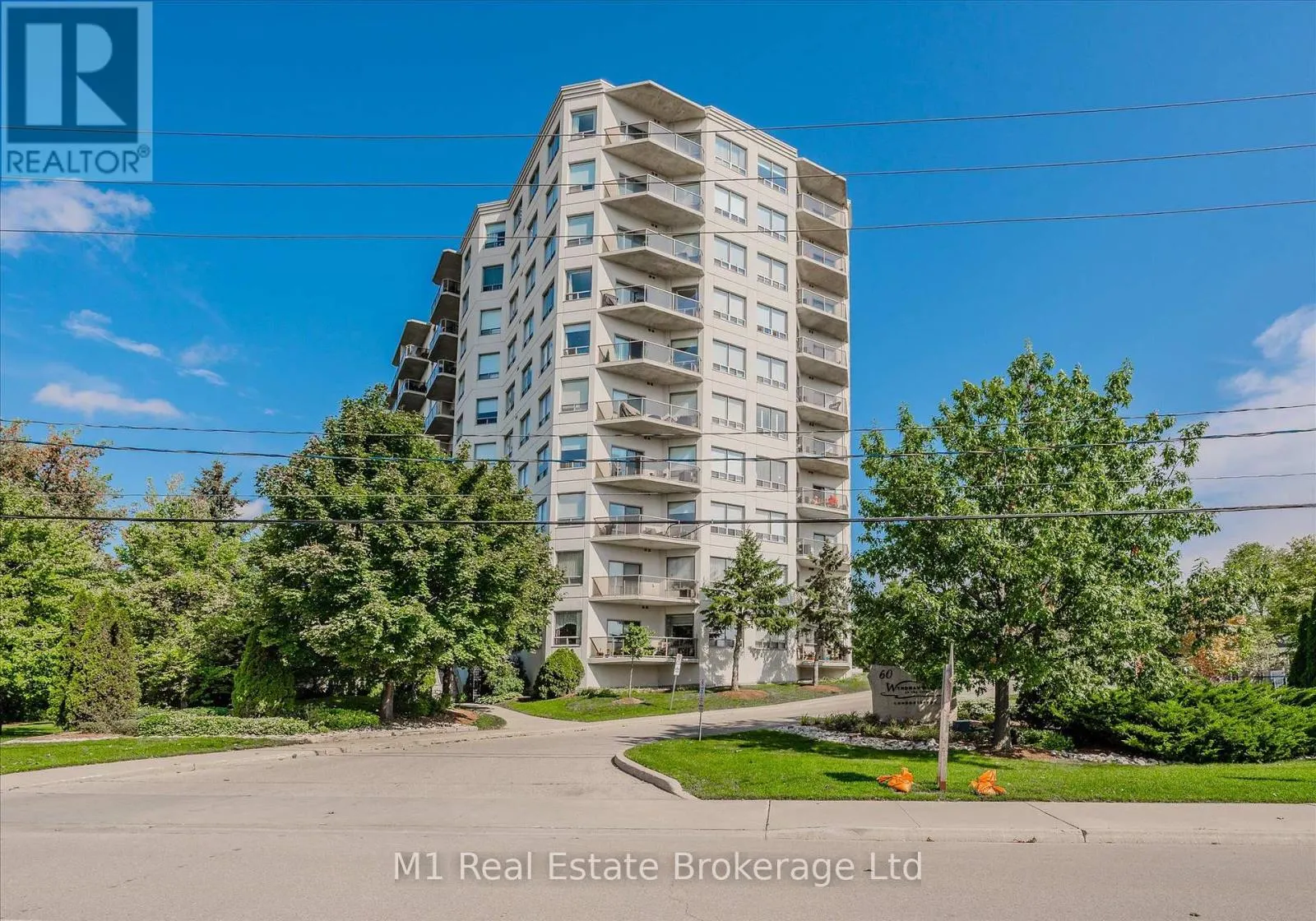 207 - 60 WYNDHAM STREET S #207